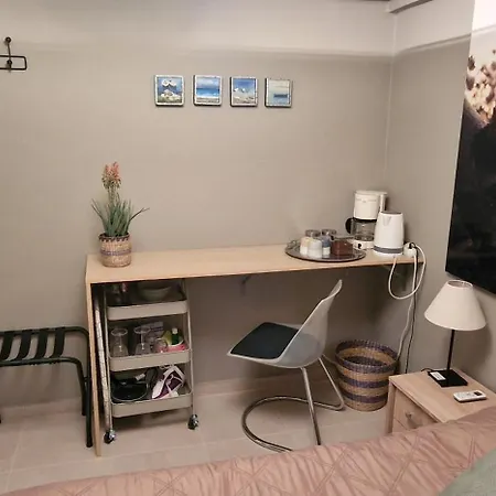 A Cozy Affordable Place At Voula Atene Esterno foto