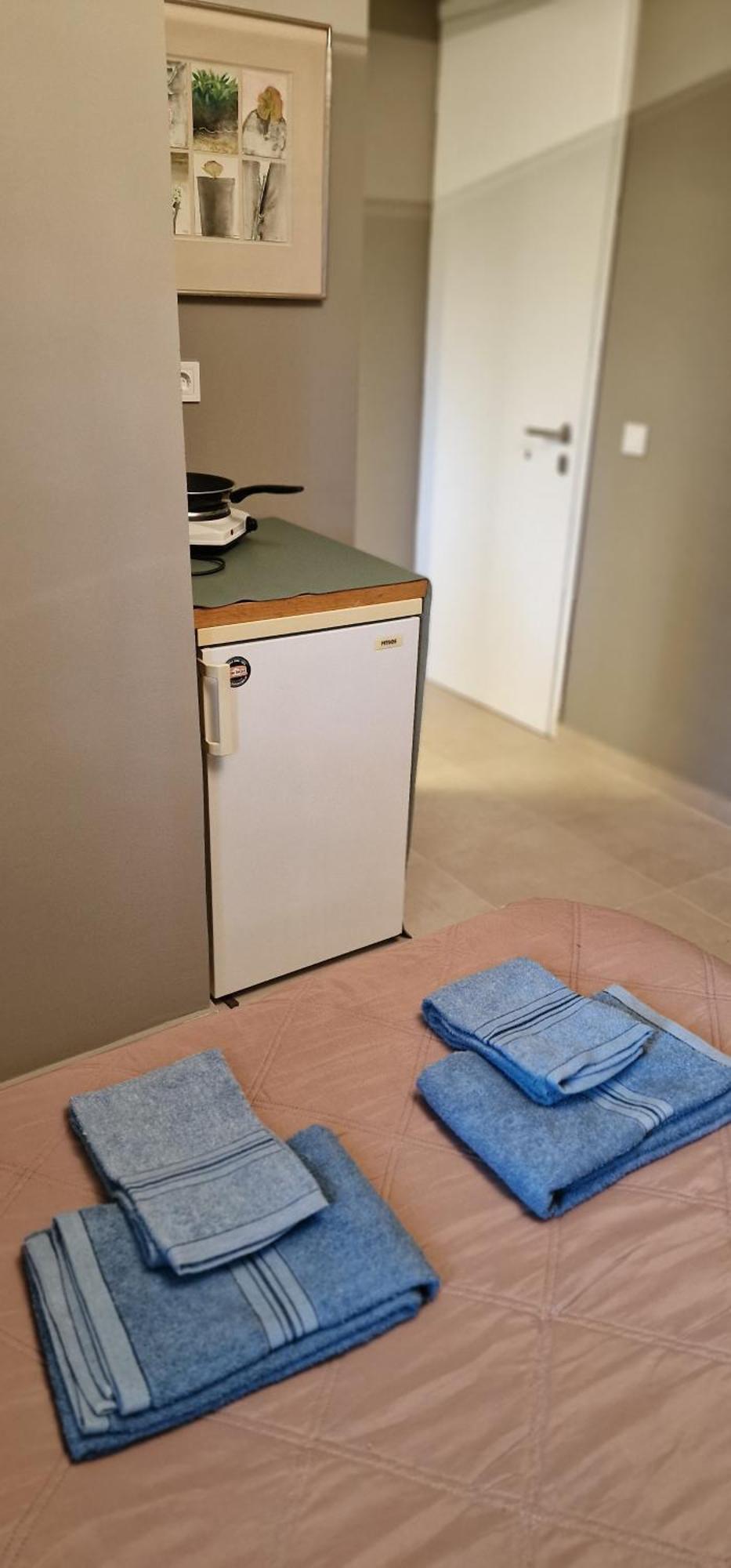 A Cozy Affordable Place At Voula *