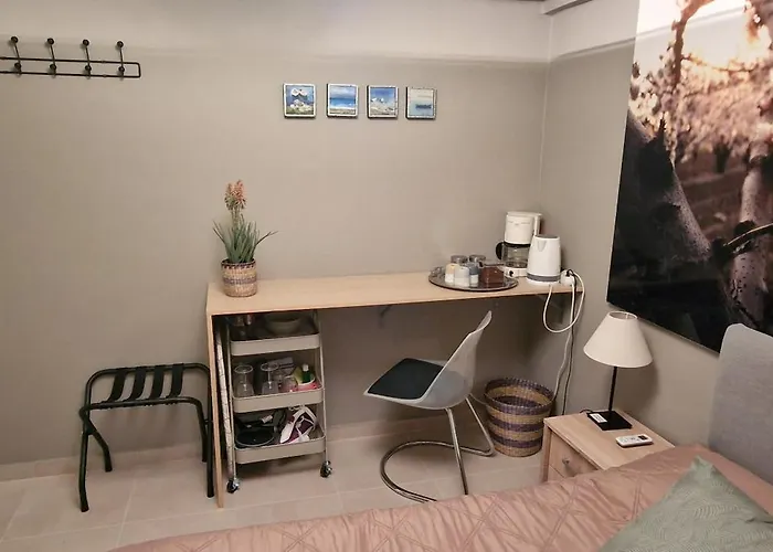 A Cozy Affordable Place At Voula