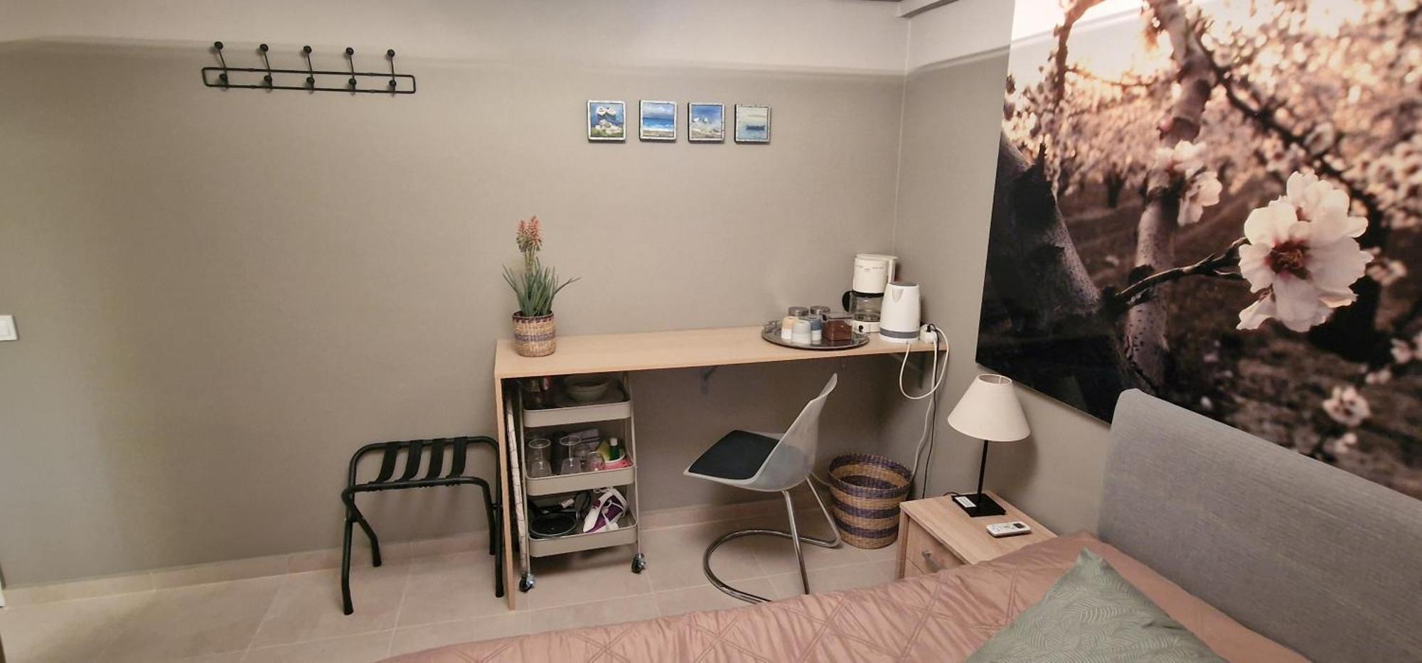 A Cozy Affordable Place At Voula * Athen